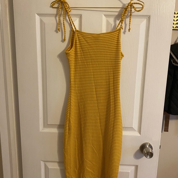 Windsor Dress - Picture 2 of 3